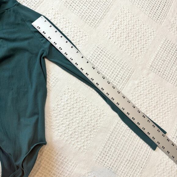 FP Movement M/L Seamless Turtleneck Bodysuit keyhole back cutout BC 2701 - Picture 5 of 10